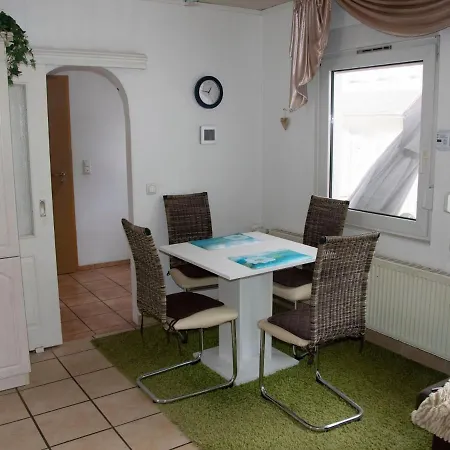Detached With Fenced Garden Holiday home *